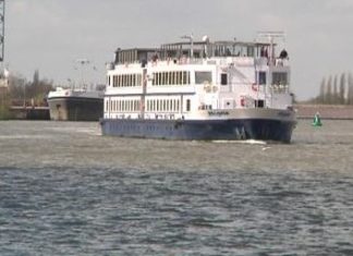 Donau zugefroren – Schiffe können nicht mehr fahren