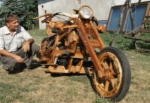 Ein Ungarisches Motorrad komplett aus Holz