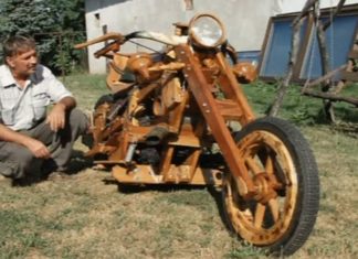 Ein Ungarisches Motorrad komplett aus Holz