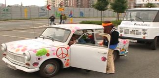 Witzige „Schrottrallye“ geht auch durch Ungarn