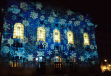 Weihnachtliches Gewand für altes Gemäuer in Debrecen