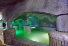 Einzigartiges Badeerlebnis im Cascade Höhlen- und Spaßbad