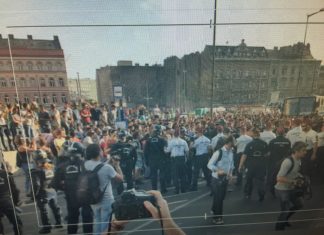 Ungarn lässt Flüchtlinge jetzt ausreisen!