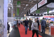 RDA Bus- und Gruppenreisemesse Köln: Sogar Reisebusangebote zu ungarischen Zahnkliniken!