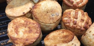 Zu Silvester in Ungarn: Glücks-Pogácsa mit Überraschung