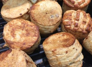 Zu Silvester in Ungarn: Glücks-Pogácsa mit Überraschung