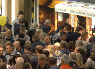 Ein großer ungarischer Marktplatz mitten in Berlin!