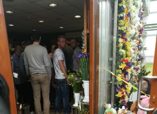 Ungarischer Valentinstag: Schlangestehen in Blumenläden