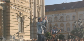 The BIEBERS live in Concert