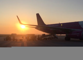 Sonnenaufgang beim Flugzeugstart in Budapest
