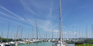 Sommer am Balaton: Warmes Wasser, beliebte Strände und neue Highlights für Urlauber