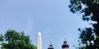 Ungarn-Bloggerin Andrea erfrischt sich mit Lavendel-Eis!