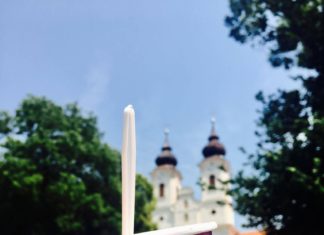 Ungarn-Bloggerin Andrea erfrischt sich mit Lavendel-Eis!