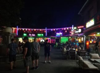 In den Sommerferien Partytrubel in Siófok