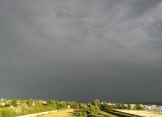 DAS war das Unwetter gestern auf der M1 Budapest –> Wien