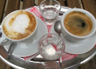 Geheimtipp: Uriges Café mit zahlreichen Kaffeesorten in Györ!