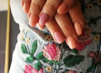 Stylischer Look: Nageldesign passend zum Ungarn-Stickmotiv