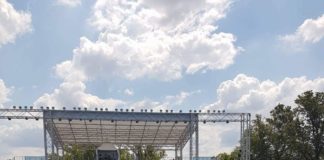 Synchronschwimmer begeistern heute in Budapest am und im Wasser