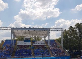 Synchronschwimmer begeistern heute in Budapest am und im Wasser