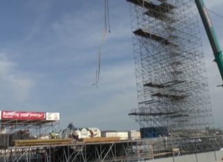 Gigantischer Sprungturm in der Donau zur Schwimm-WM in Budapest!