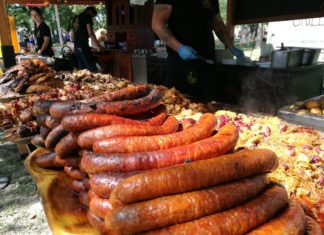 Ungarisches Grillgut: Viel Wurst!