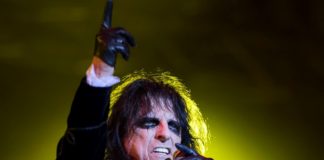 Macht die Nacht zum Tag beim Alice Cooper Konzert in Székesfehérvár