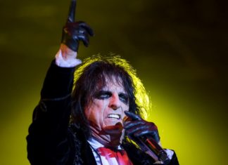 Macht die Nacht zum Tag beim Alice Cooper Konzert in Székesfehérvár