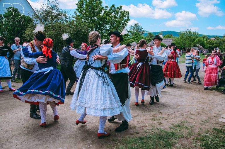 Der ungarische Volkstanz | Ungarn-TV.com | Reisemagazin & Aktuelle ...