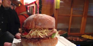 Ungarischer Burger wird vorher gebügelt