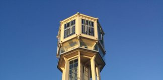 Schnappschuss in der Abendsonne: Leuchtturm von Siófok