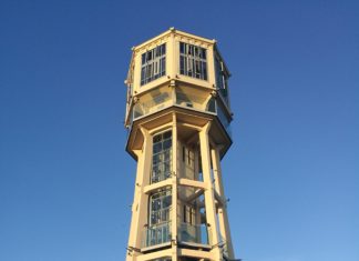 Schnappschuss in der Abendsonne: Leuchtturm von Siófok