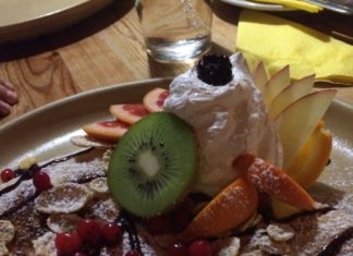 Palatschinkenburg: Palacsintavár in Eger