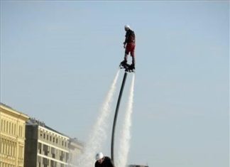 Extremsportarten auf der Donau in Budapest präsentiert