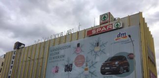 Sozialistische Fassade kommt weg!