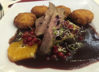 Herbstlich: Entenbrust an Preiselbeersauce und Apfelsinen