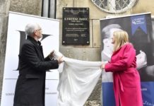 Imre Kertész: Gedenktafel in Budapest angebracht