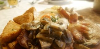 Restaurant Sarokház: gut, viel & preiswert in Győrújbarát