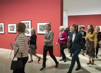 Damenprogramm einmal anders in Budapester Fotoausstellung