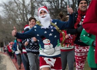 Lauf mit hässlichem Weihnachtspullover