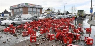 Bierlaster verliert Ladung in Budapest