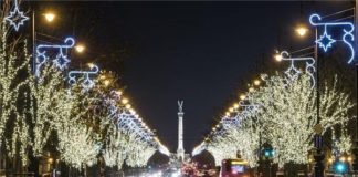 So schön leuchtet die Andrássy út derzeit!