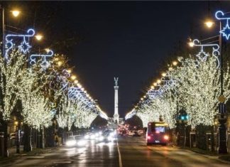 So schön leuchtet die Andrássy út derzeit!