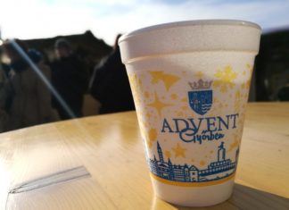 Weihnachtsmarkt in Györ wird eröffnet / Einer der beliebtesten Weihnachtsmärkte