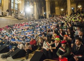 Kinderweihnachten im Budapester Parlament