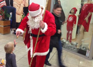 Der Nikolaus hilft ab heute dem Weihnachtsmann im Nikolausdorf Nagykarácsony