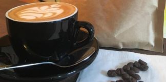 Ein Café mit Herz: Im Szomszéd in Györ fühlt man sich wei bei Nachbarn