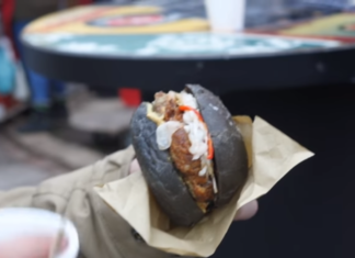 Black Manga Burger – Ein schwarzer Burger!