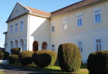 Schlosshotel Misefa mit Licht und Schatten