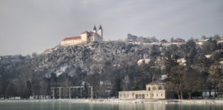 Tihany im Winter – Ein Eistraum von einem Fotografen festgehalten!