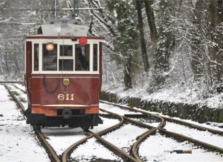 Nostalgische Straßenbahn verkehrte durch Budapest